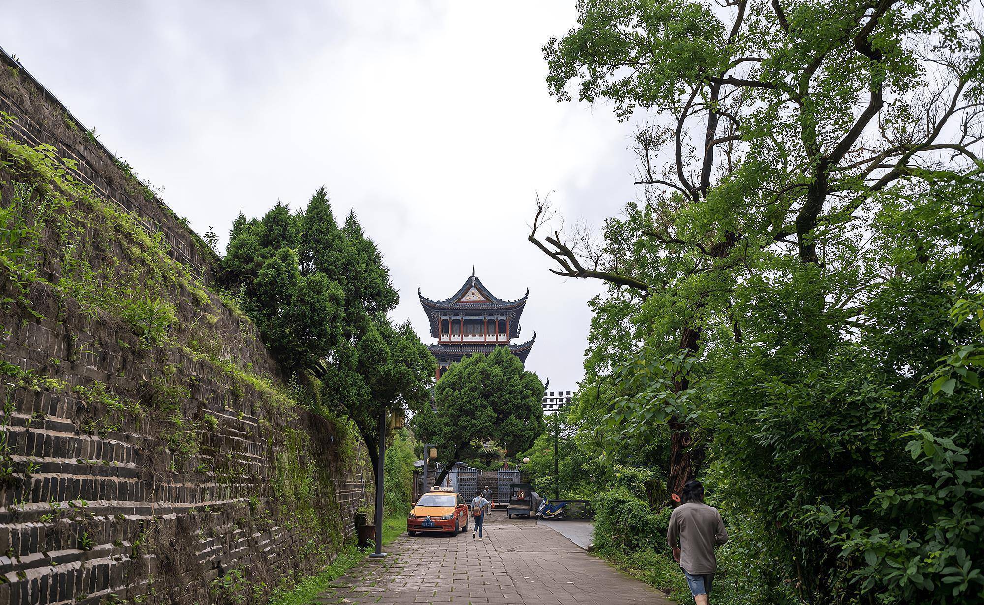 赣州古城墙,江南现存规模最大的古城墙,至今已2000多年历史