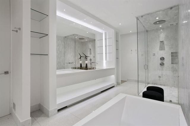 在亚特兰大中世纪的现代日光浴室欣赏日落美景