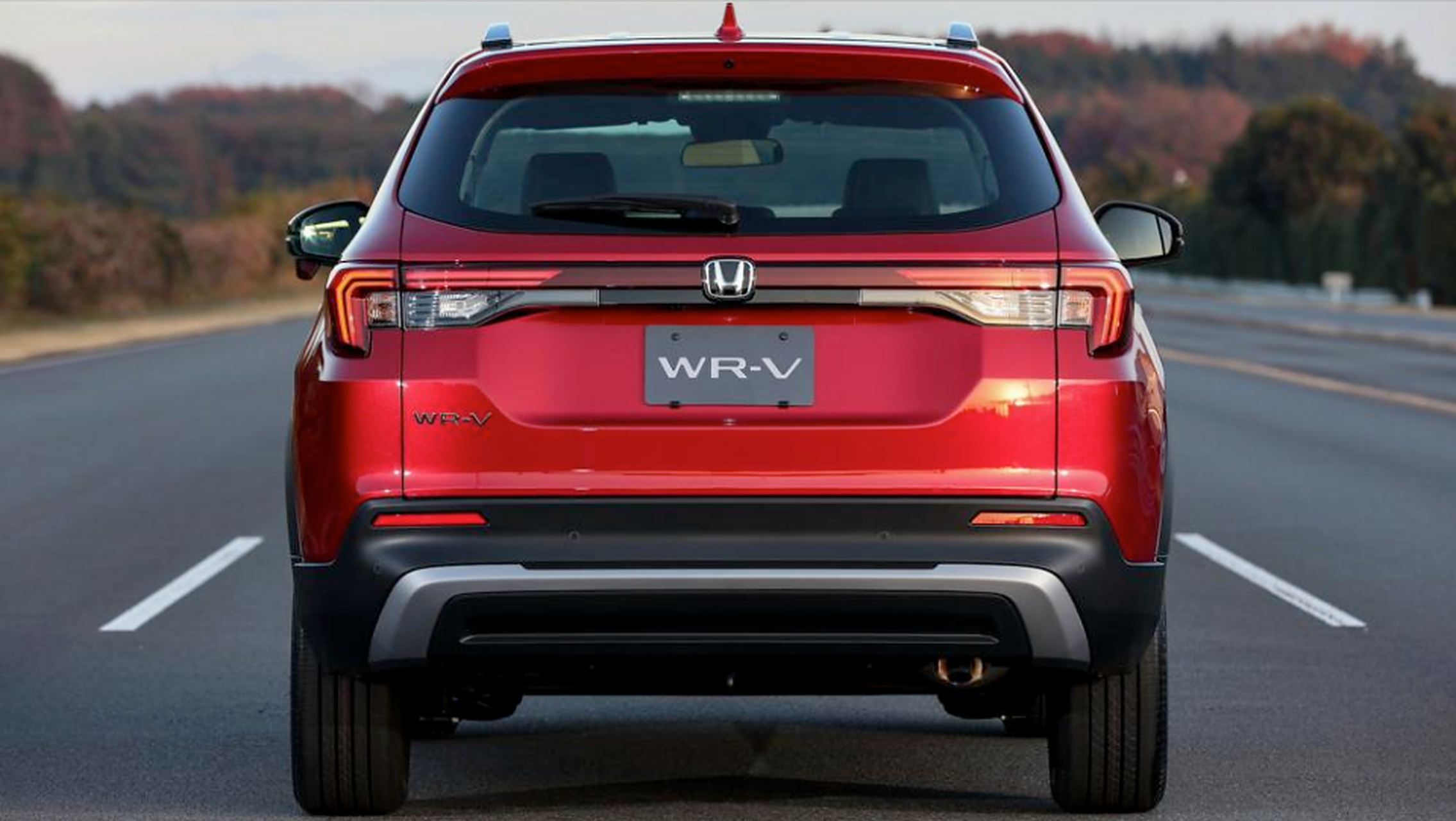 本田wr-v是一款小型suv,外观精致,配置丰富,动力平顺