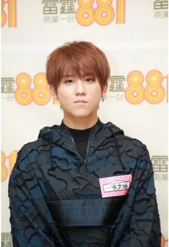 叱咤乐坛颁奖礼2023姜涛瘦身成功领奖主持人百年一遇的浪涛