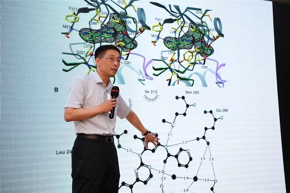 當時普林斯頓大學為了留住施一公,向他承諾會讓他們一