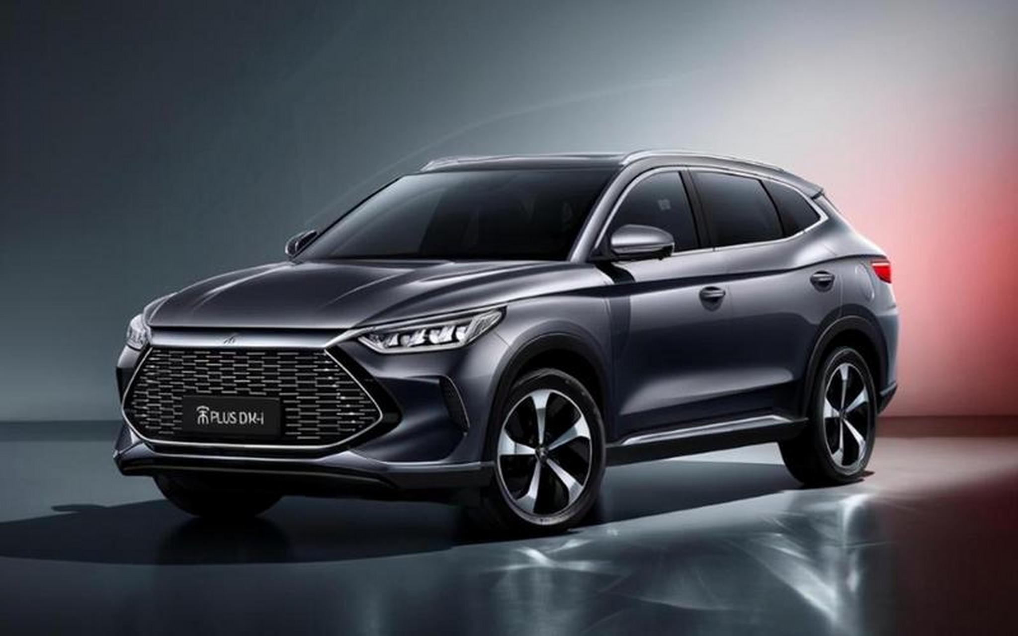 比亚迪宋plusdmi是一款备受关注的新能源车型,外观独特精致,内饰注重