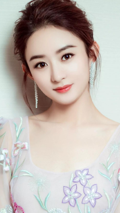 网友偶遇赵丽颖,回赠签名引热议!颖宝温柔互动引爆网络!