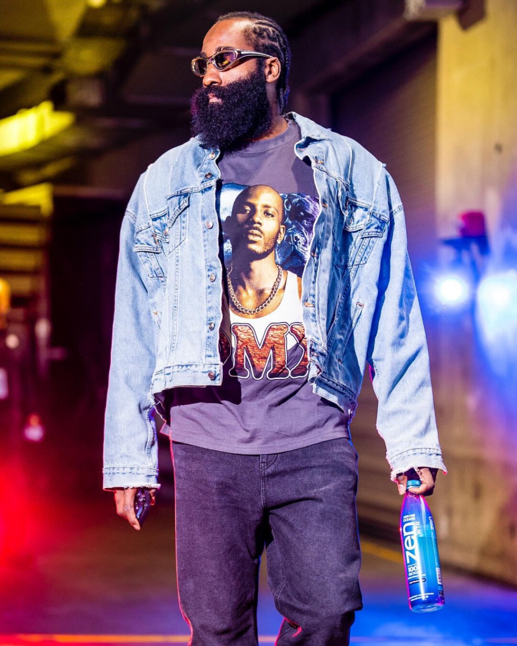 nba球星穿搭分享  与其他体育项目相比,篮球运动对装备的要求更加严格