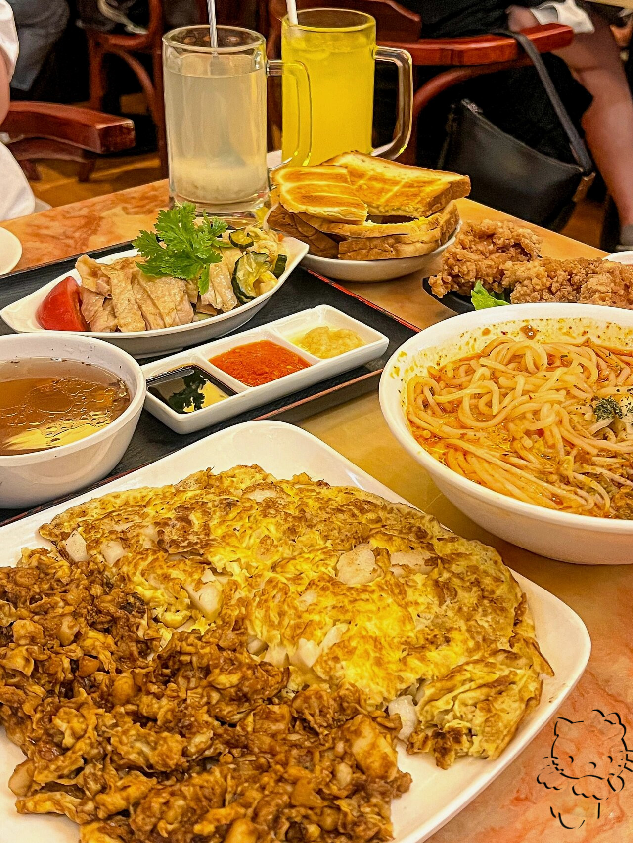首先是炒萝卜糕有原味和酱油两种口味双拼