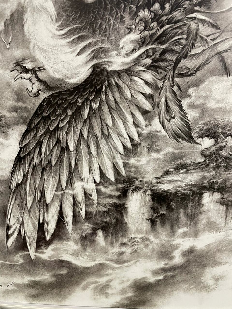 在中华文化中,凤凰象征着吉祥,美丽和高贵