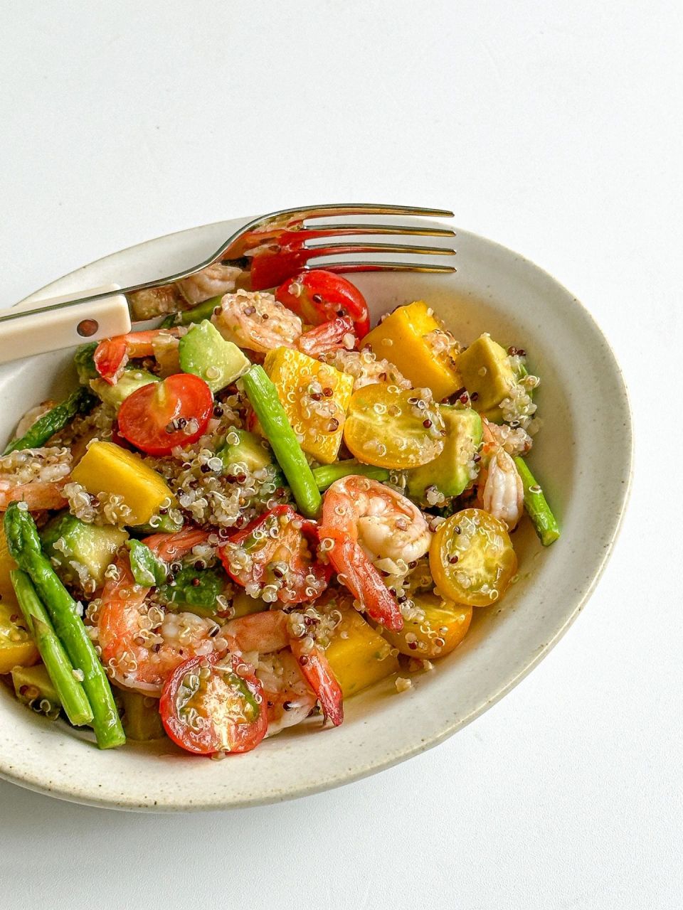 泰式鲜虾芒果沙拉异域风味轻食沙拉 给自己和小伙伴安排了泰式鲜虾