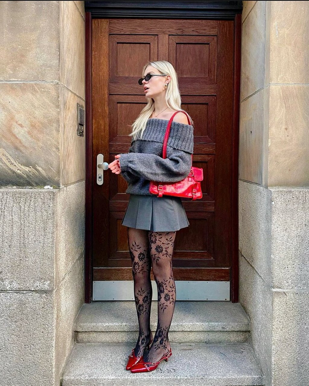 搭配灵感:red成为时髦精只需要一点红  时尚博主linda sza分享的日常