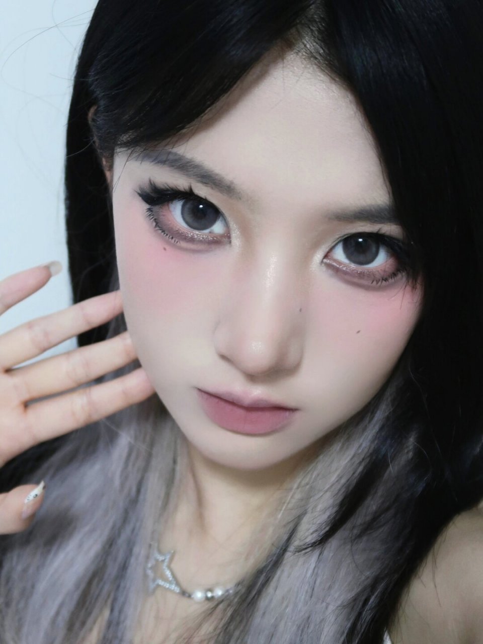 快去画冷欲感小烟熏妆!