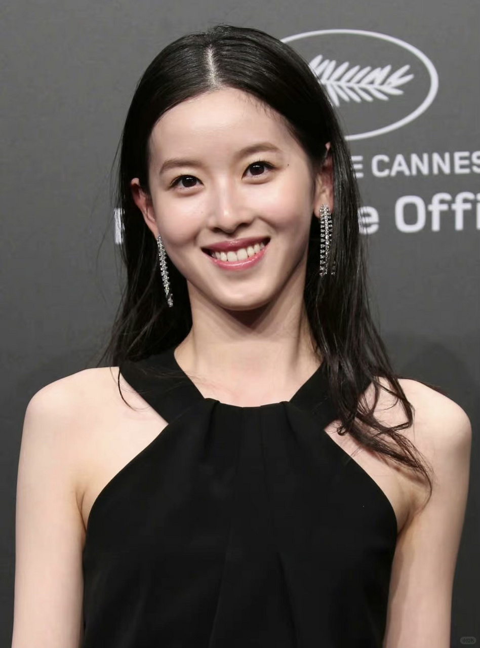 奶茶妹妹章泽天高清生图!