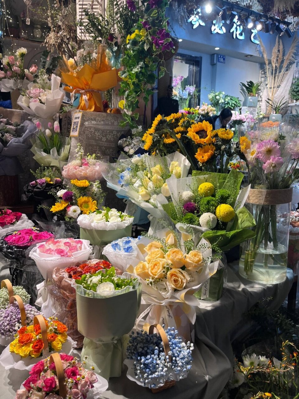武汉市,单洞鲜花市场  循礼门鲜花市场:一场永不厌倦的视觉盛宴  每次
