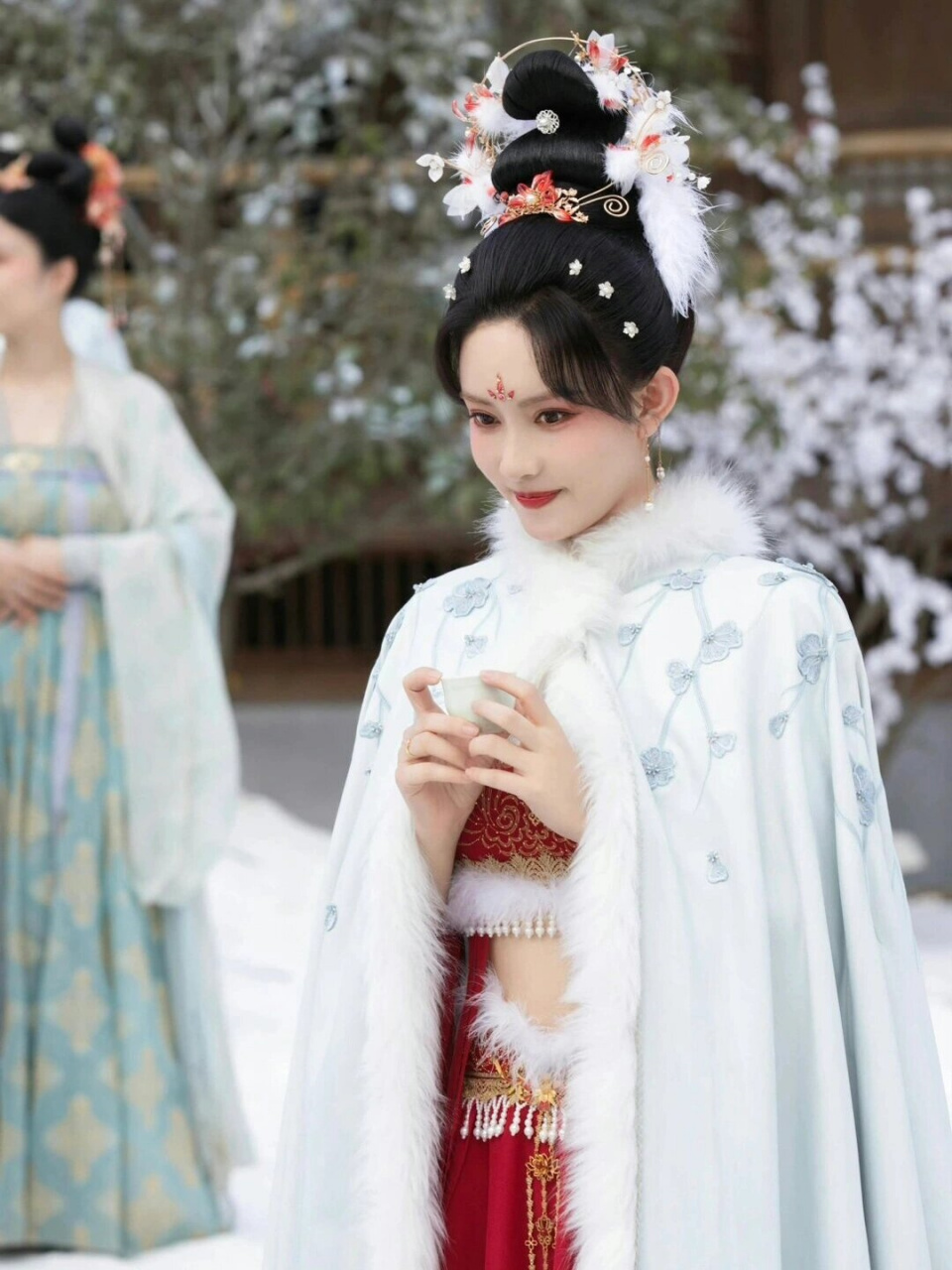 看好谁上位95四小  关于95后的"四小花旦",关晓彤,赵露思和虞书欣基本