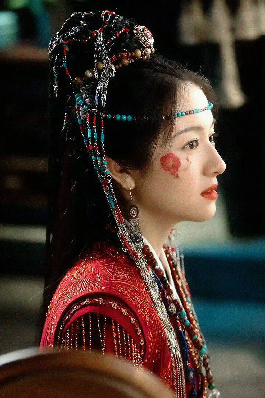 看好谁上位95四小  关于95后的"四小花旦",关晓彤,赵露思和虞书欣基本