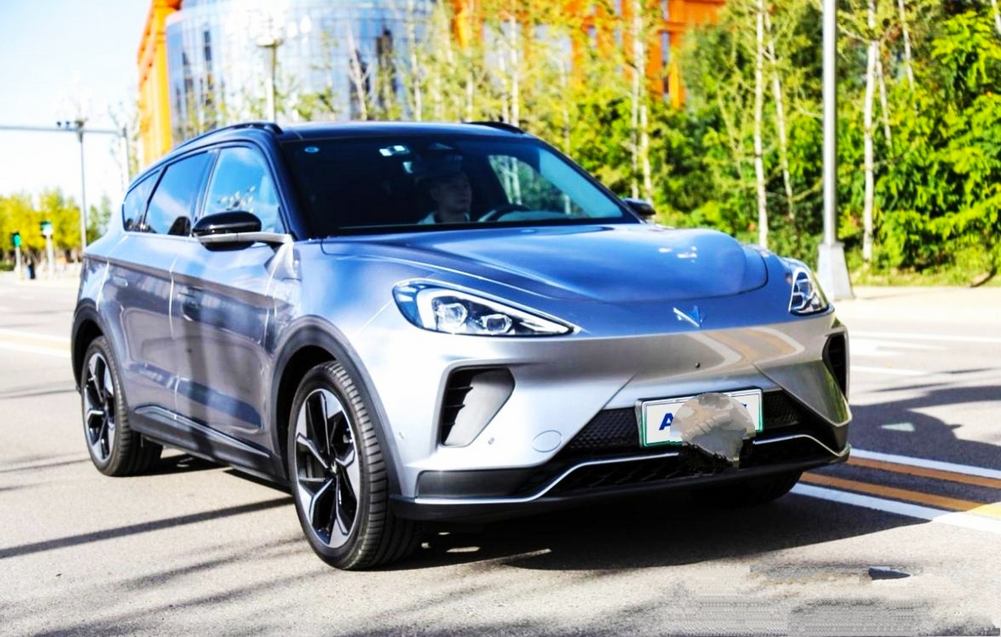 俄罗斯研发核电池,功率500w,续航80年,新能源车或将逆天而行!