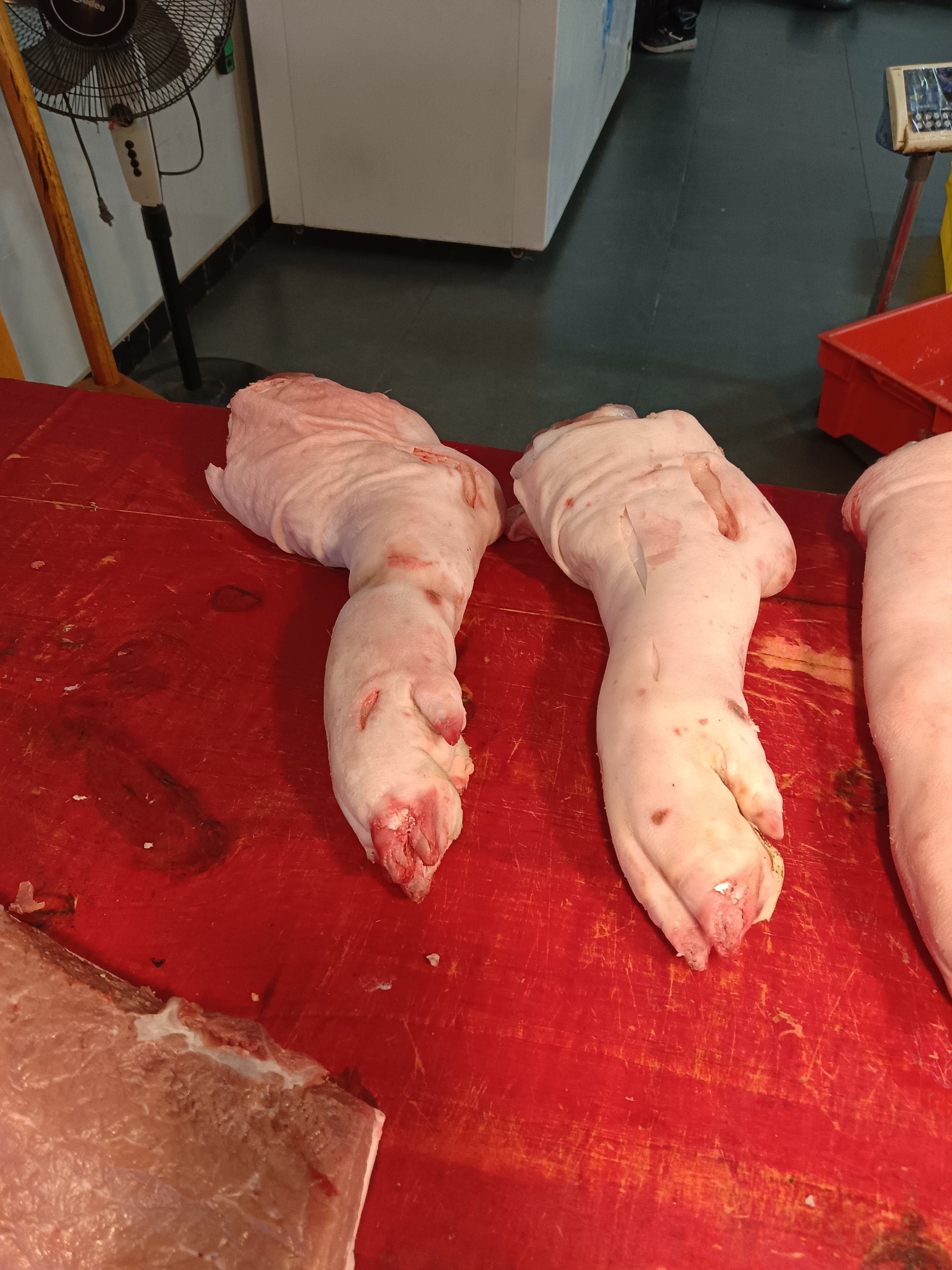 请问猪手与猪脚怎么区分?有没有懂的朋友[握手]