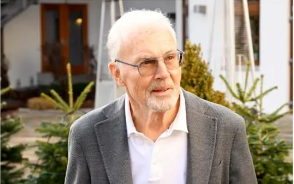 痛别!世上再无"足球皇帝",贝肯鲍尔为何成为足坛帝王?