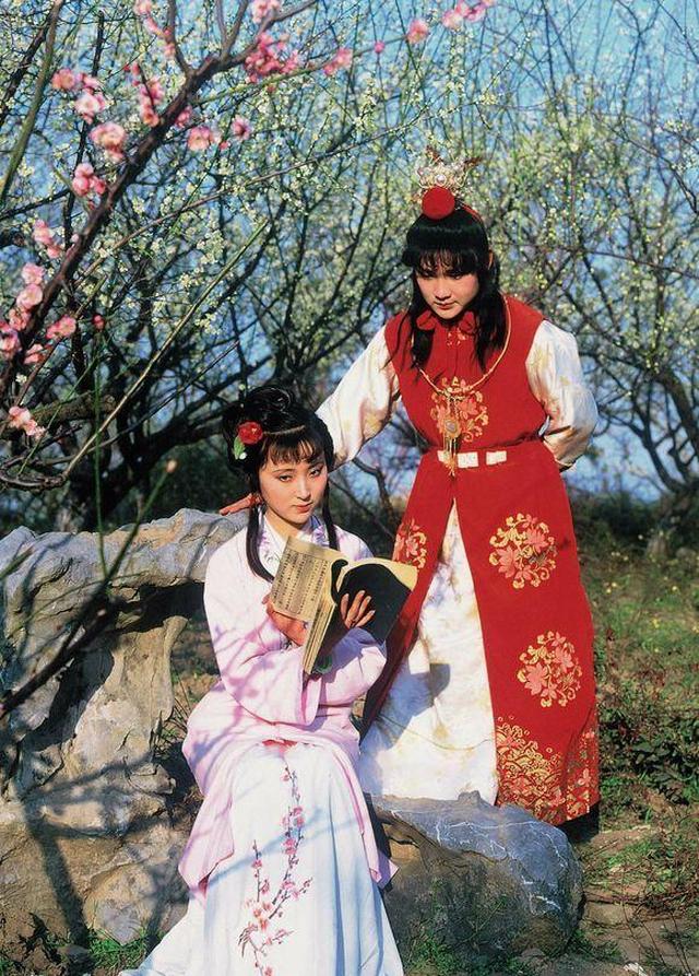 黛玉,宝钗等姑娘都读过"禁书"西厢,她们读过《金瓶梅》吗?