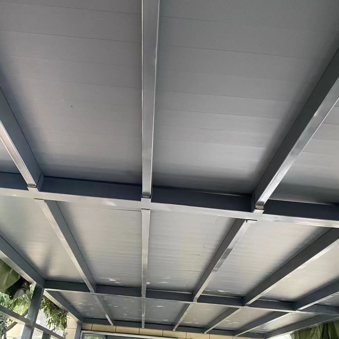 铝合金屋顶隔热铝瓦是一种新型的屋顶材料,具有优异的隔热性能和耐久
