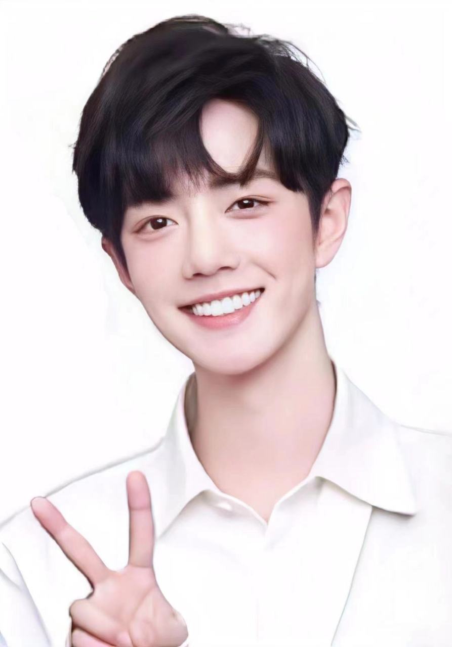 超爱露齿笑,笑起来真好看,笑容超有感染力 #肖战的笑容