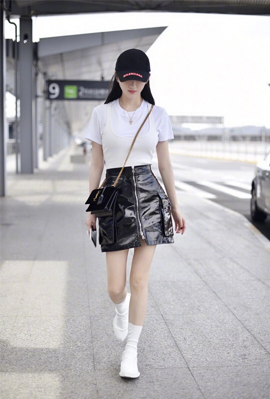 景甜早期机场街拍记录 .#我们都爱聊八卦# #娱乐最前沿