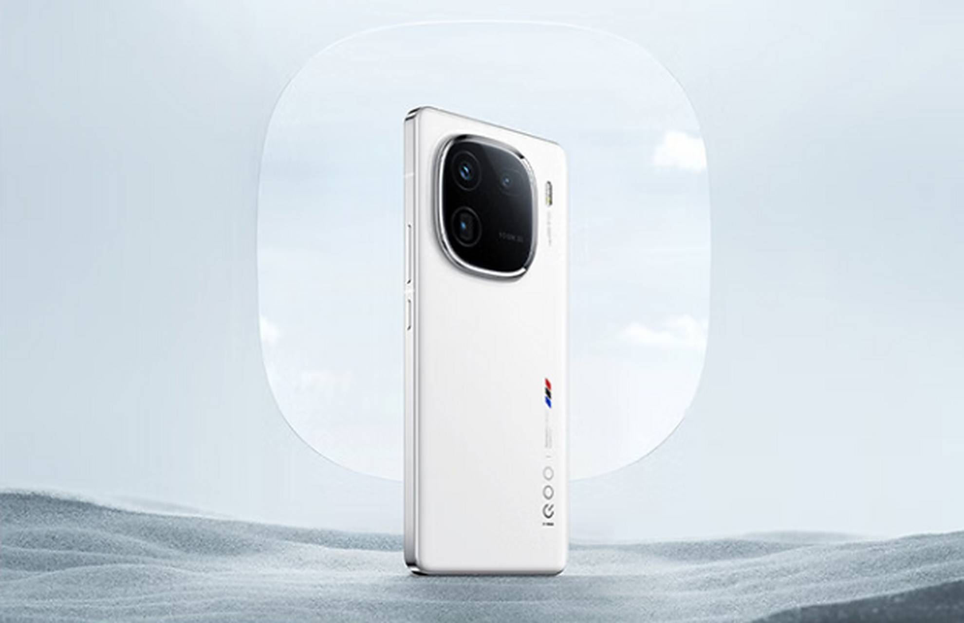 预算4000左右,考虑中高端手机,如小米14,iqoo12和vivox100.