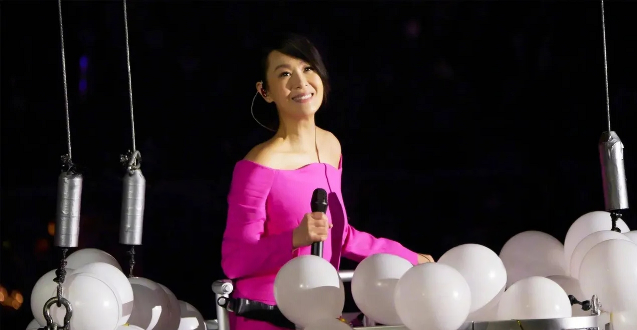 缅北军阀在上海"追星" 最近,有消息称缅北佤联军炮旅旅长鲍军龙和他的