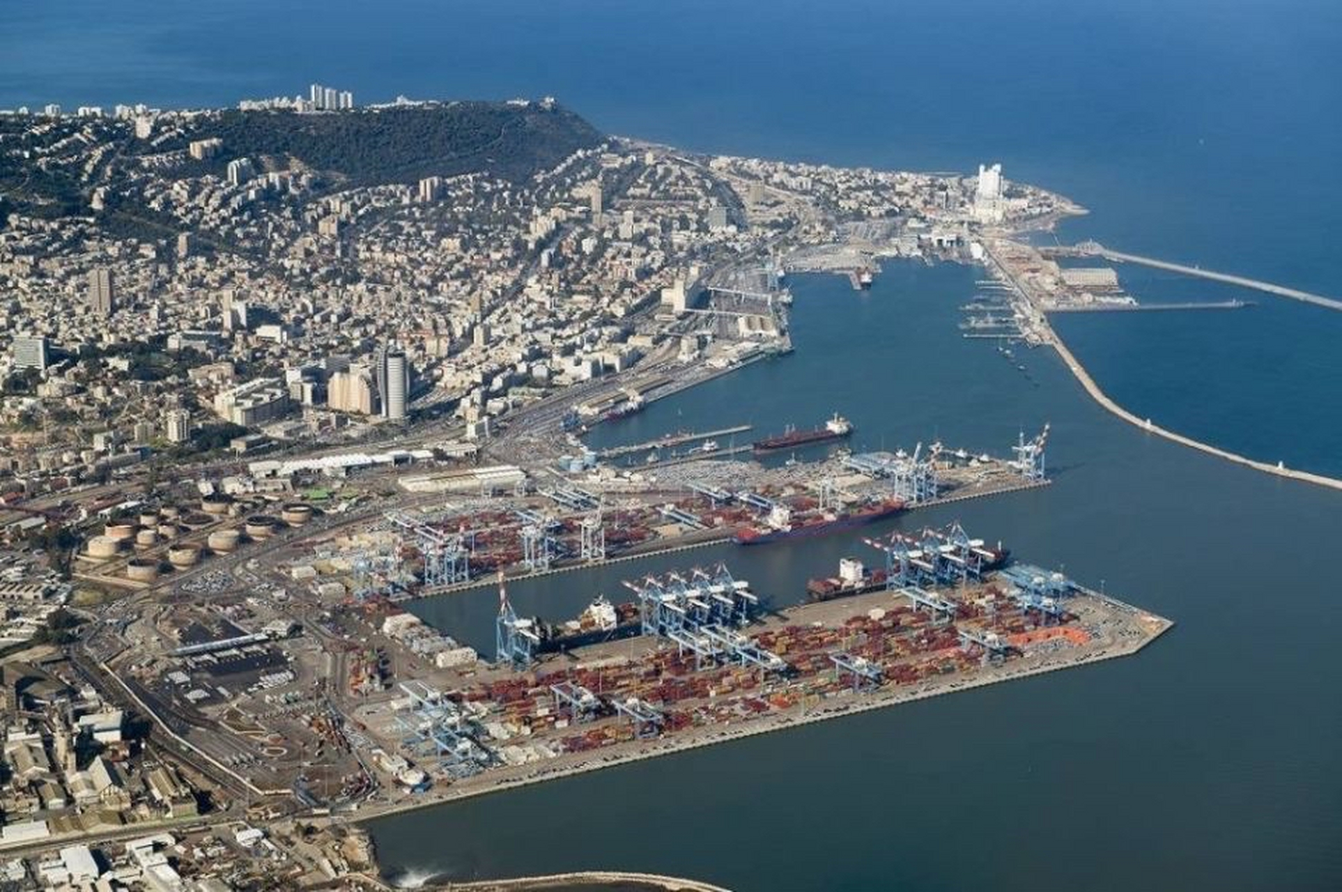 要崩的节奏,以色列两大方向出海口均被封.