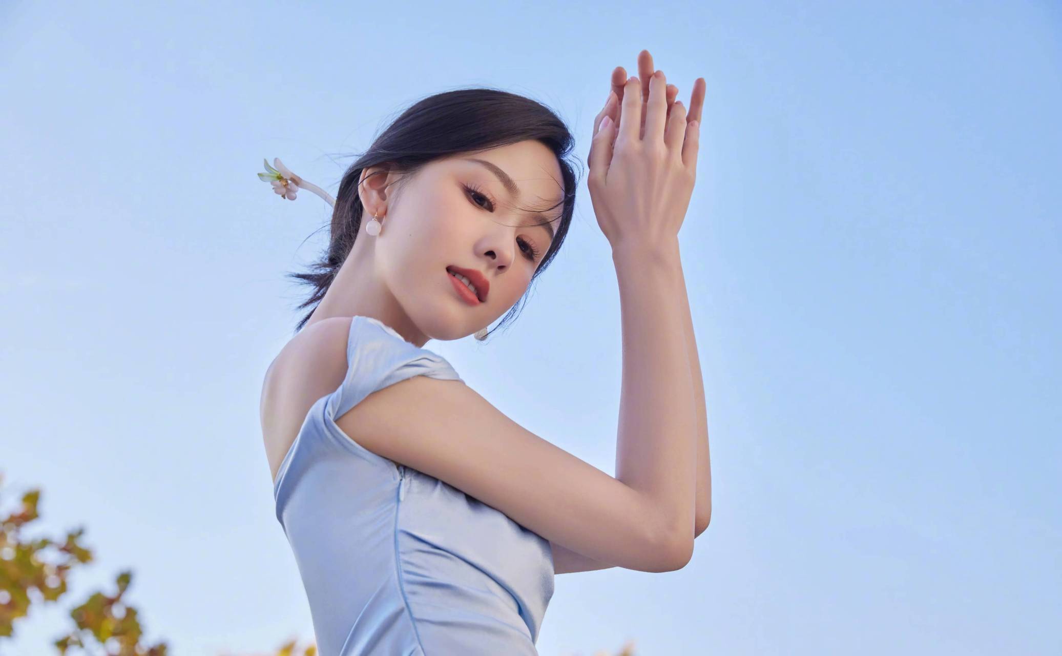 1月10日,陈都灵工作室发布了一组照片.