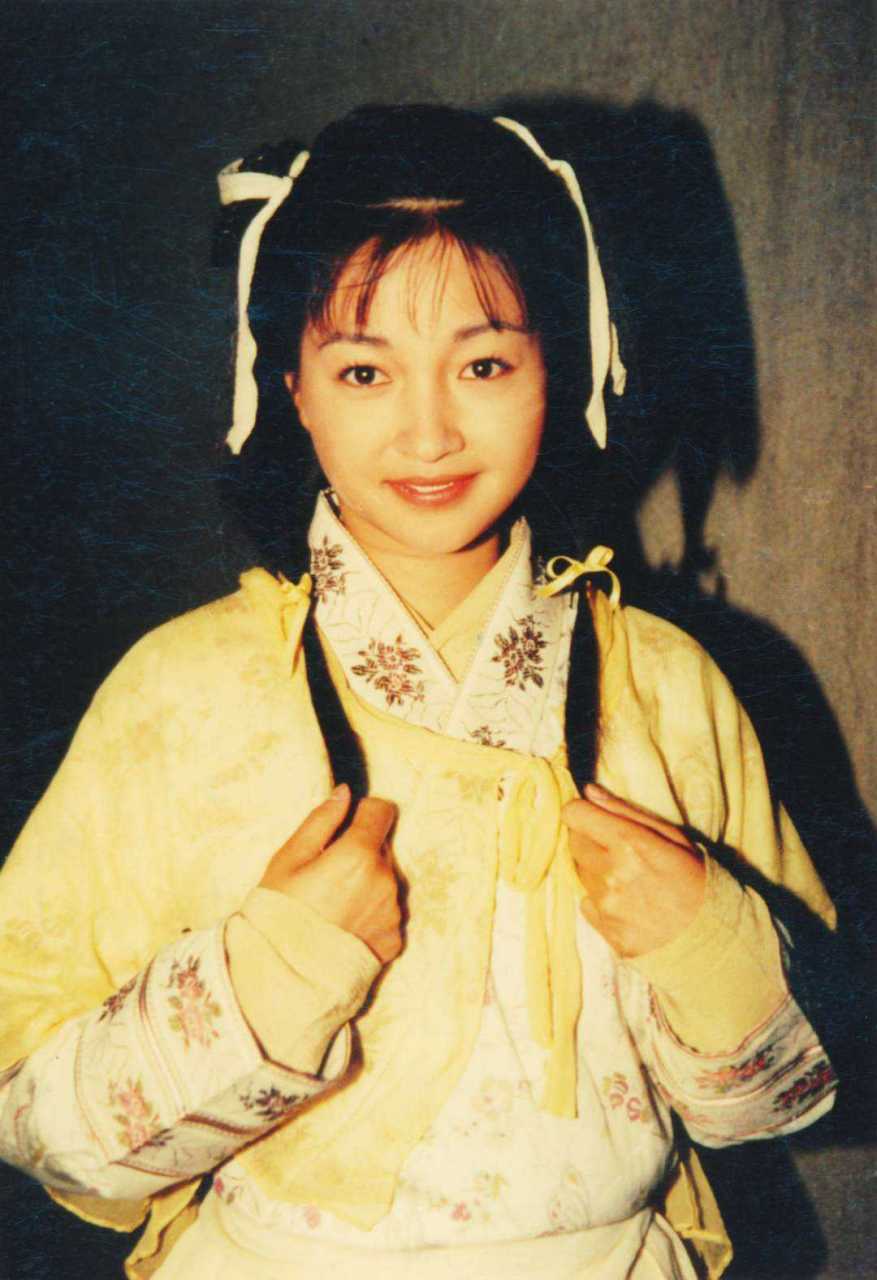 李绮红曾患抑郁症和遗传类精神病,后重返tvb拍戏,2013年选定护士职业.