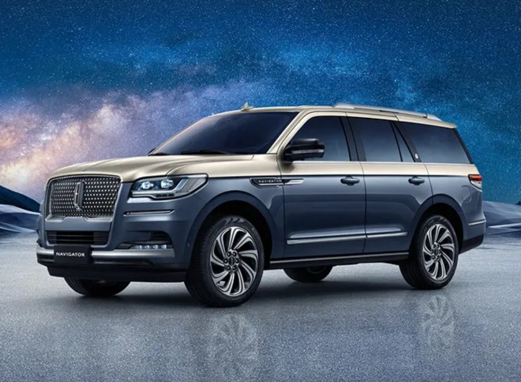 林肯领航员蓝银版是进口旗舰suv,官方指导价为100.80万元.