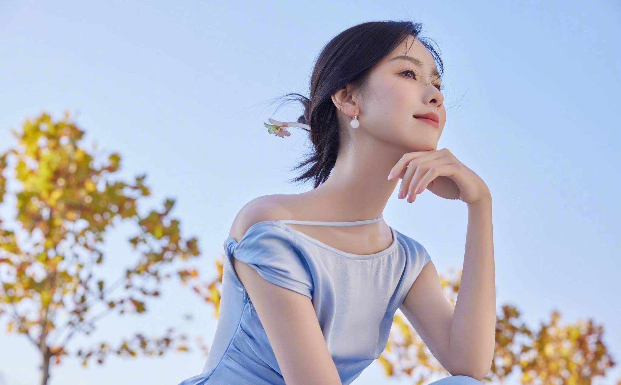 1月10日,陈都灵工作室发布了一组照片.