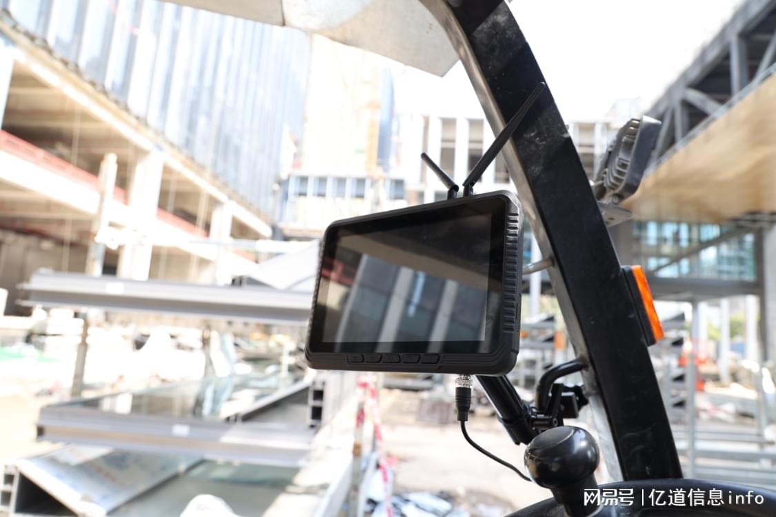 亿道三防丨车载平板电脑v10t在叉车货物检测的卓越能力