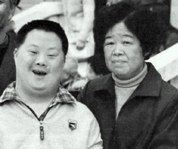 "天才指挥"舟舟:父母生二胎为他养老送终,他却活出另一种可能