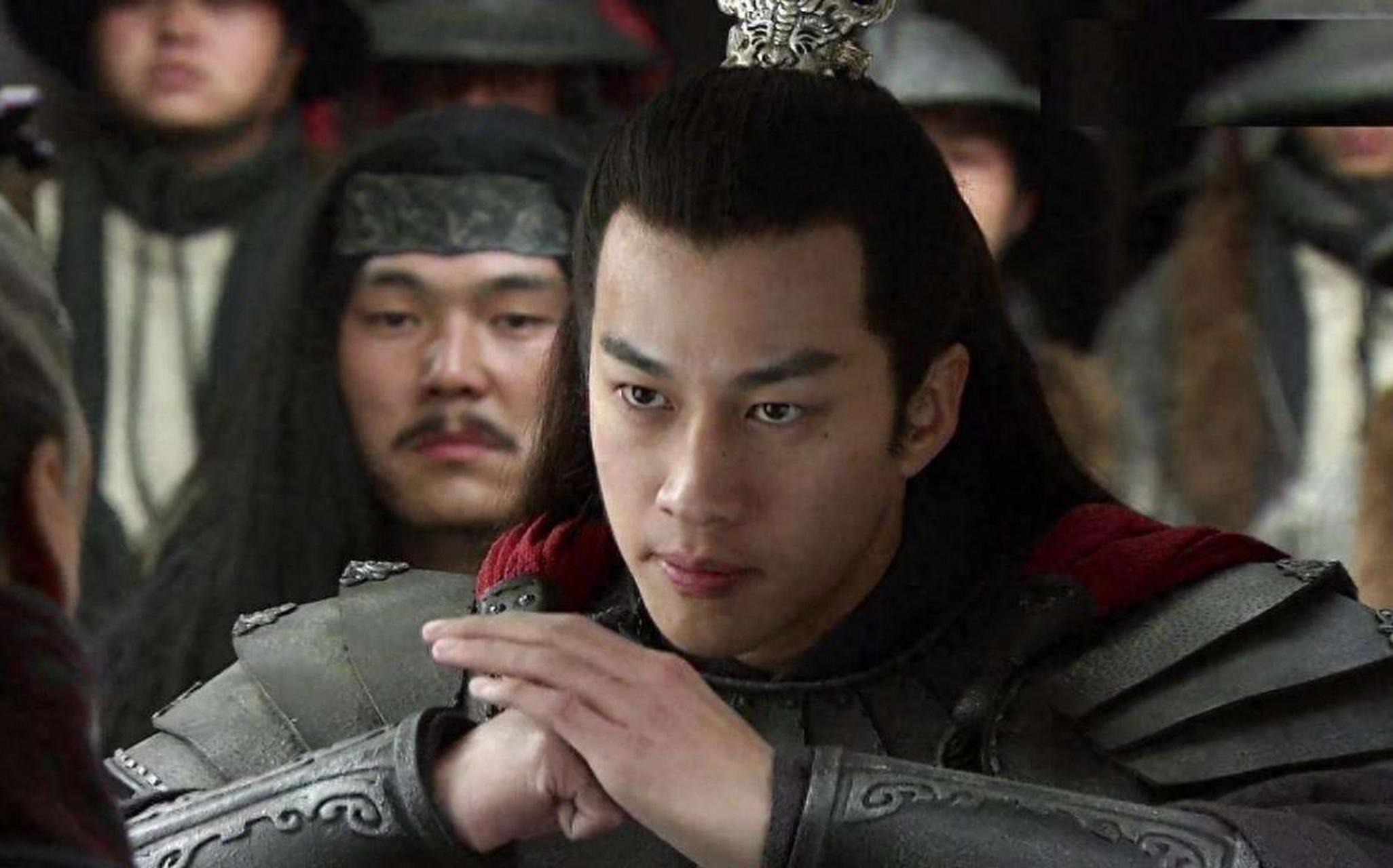 悬念待揭晓[原文:三英战吕布时,整个天下有.