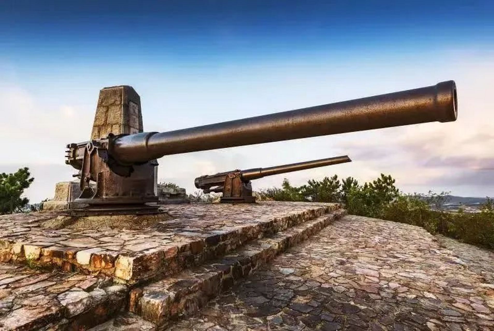 东鸡冠山景区地处旅顺市区东北部,海拔113米,是国家aaaa级景区,省级