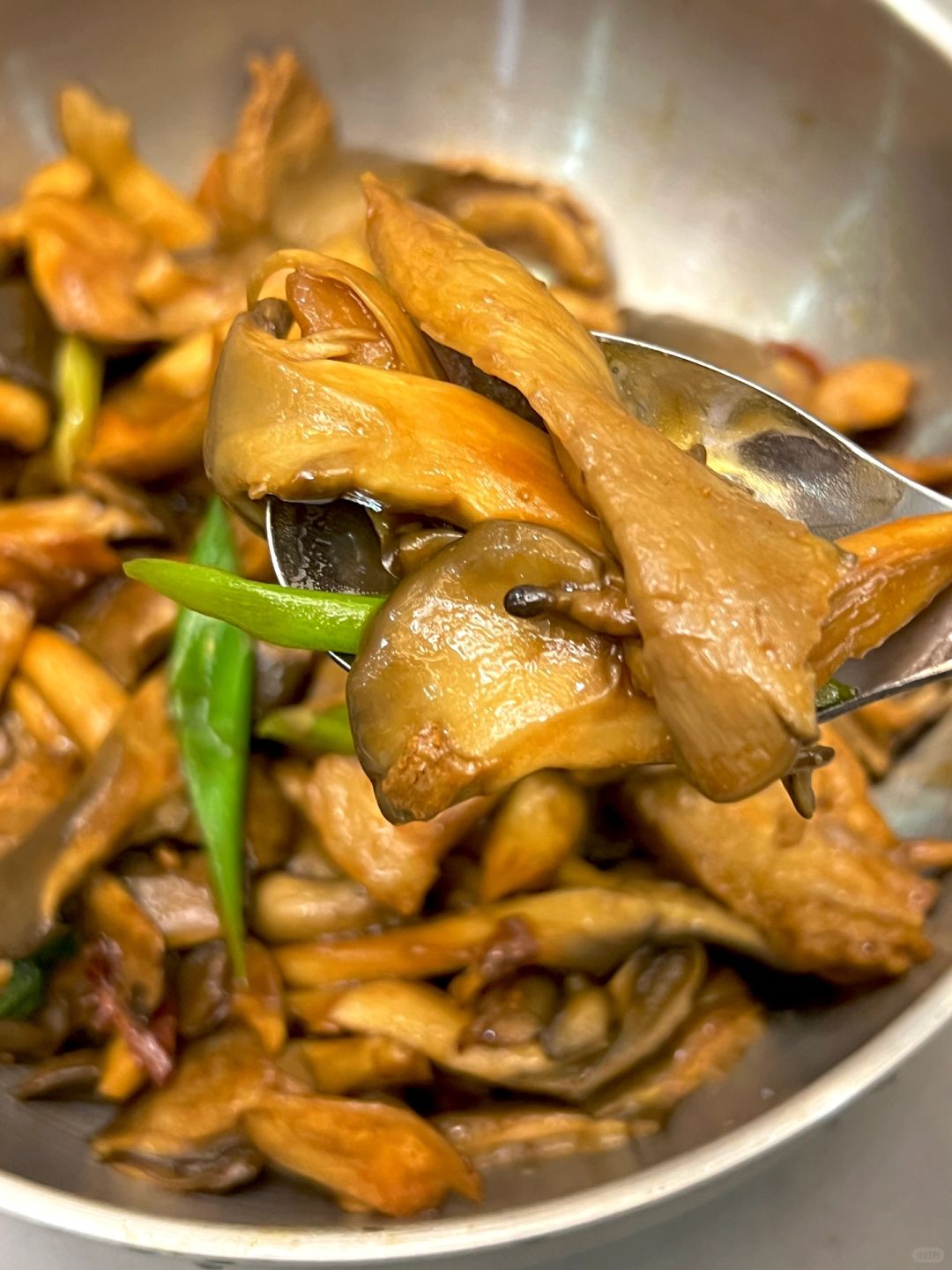 家常美味超下饭的蘑菇炒肉片来啦