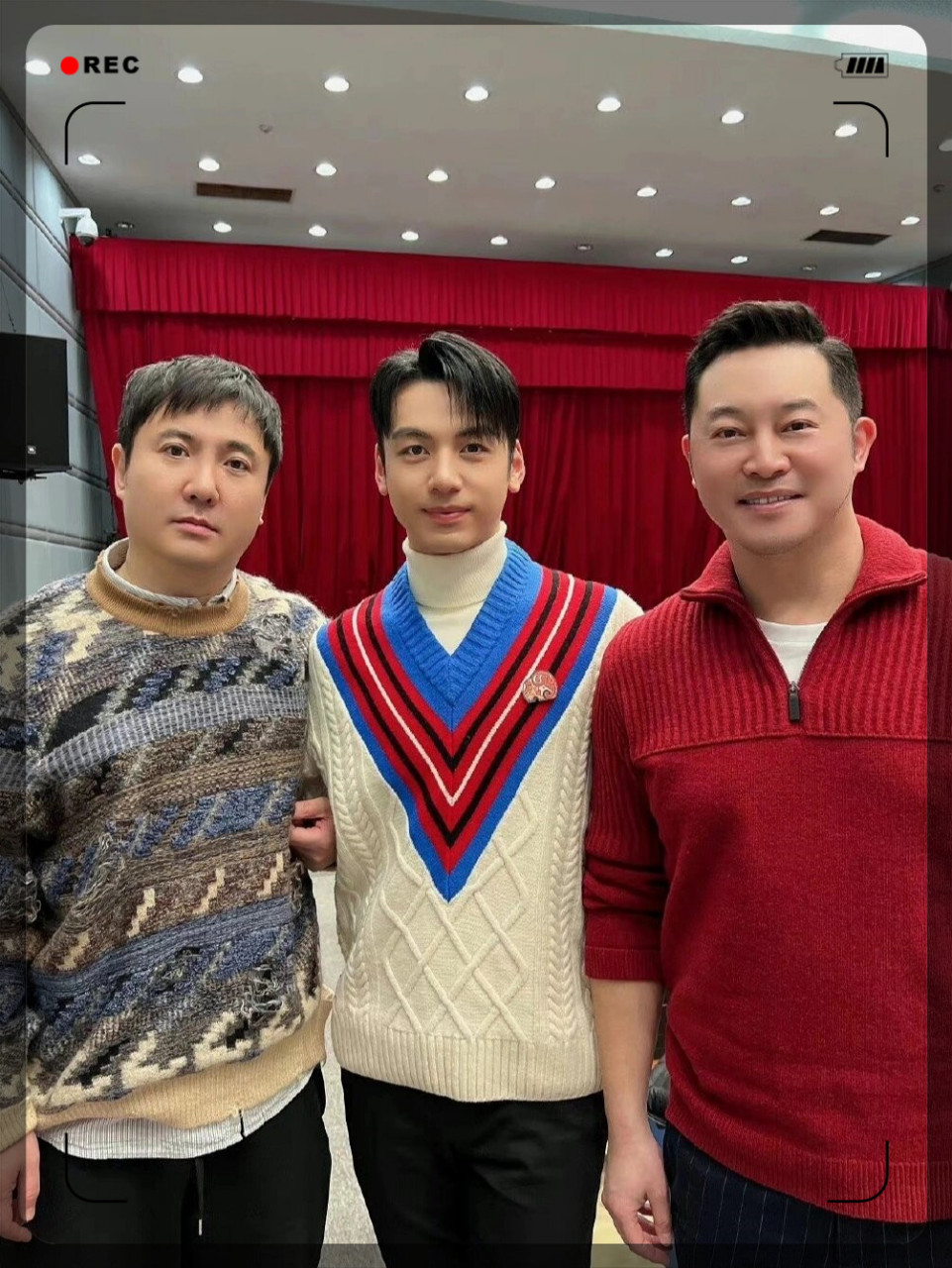 沈腾,沙溢,刘迦三代军艺校草,这…98   #我要上热门# 他们三个,沈腾