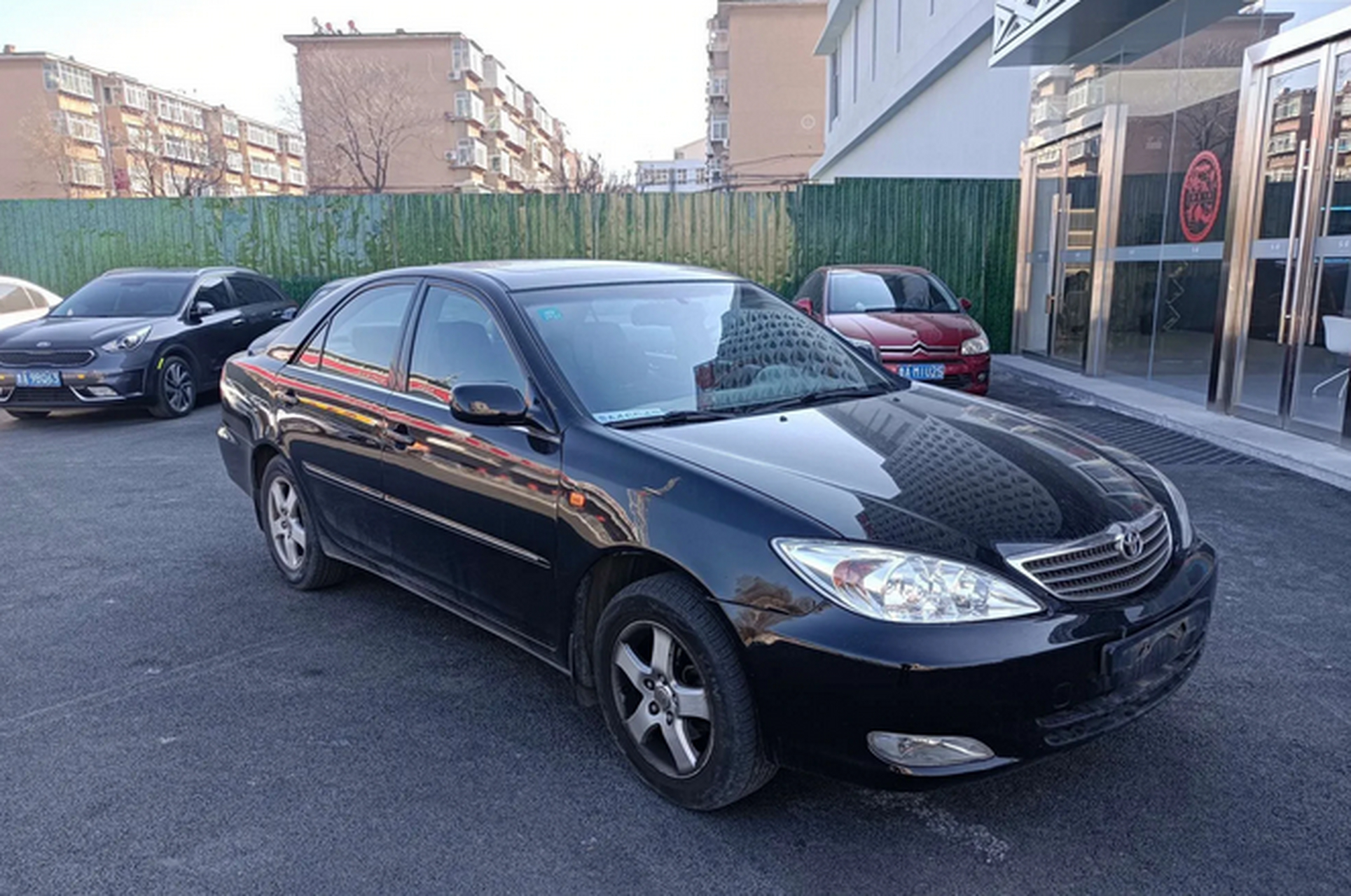 今天评估了一辆2002年的丰田佳美,黑色,排量2.