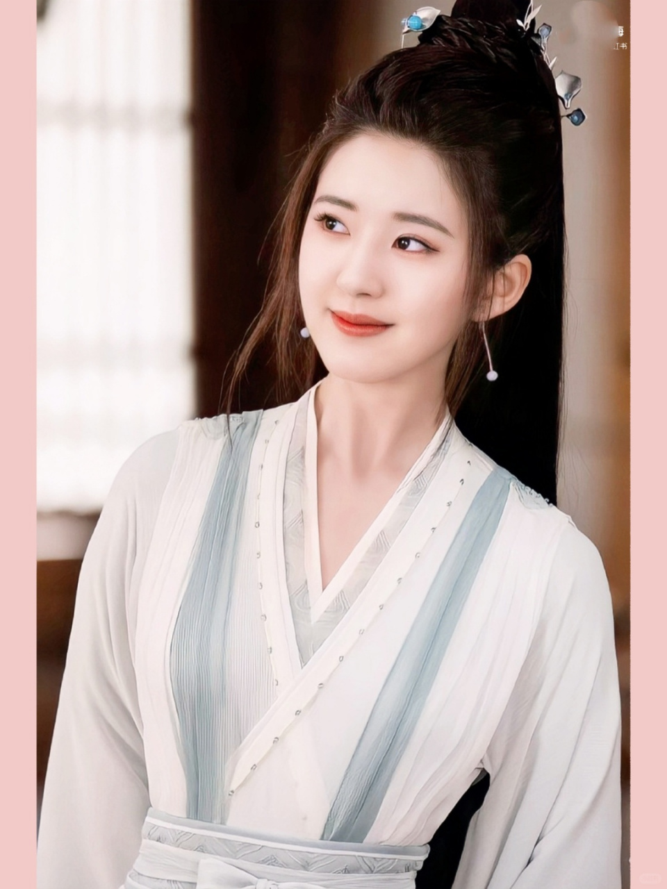 《且试天下》将武侠和爱情完美地结合在一起,让你在感受江湖恩怨的