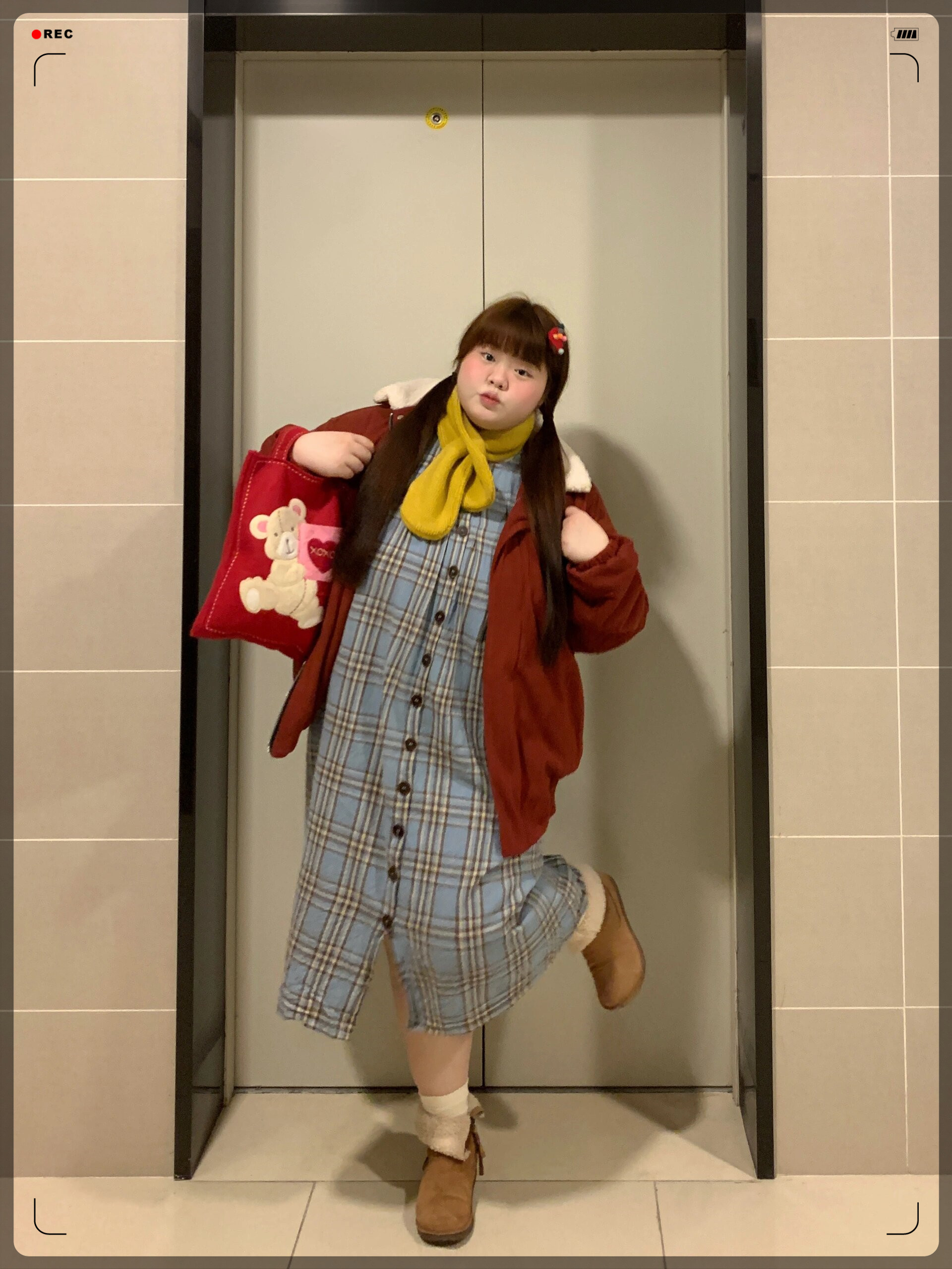 快来跟我一起学习大码女孩的秋冬穿搭 160斤的胖女孩照片女生体重160