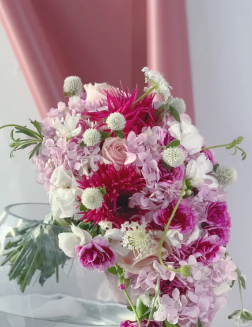 水滴手捧花:舞动生命的露珠 让你的生命在时间的边缘上翩翩起舞吧