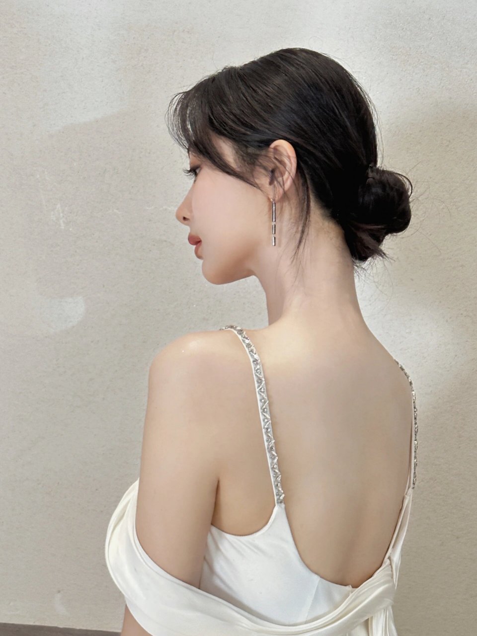 提及杨紫,不少人脑海中浮现的应是《家有儿女》中可爱的小雪吧?