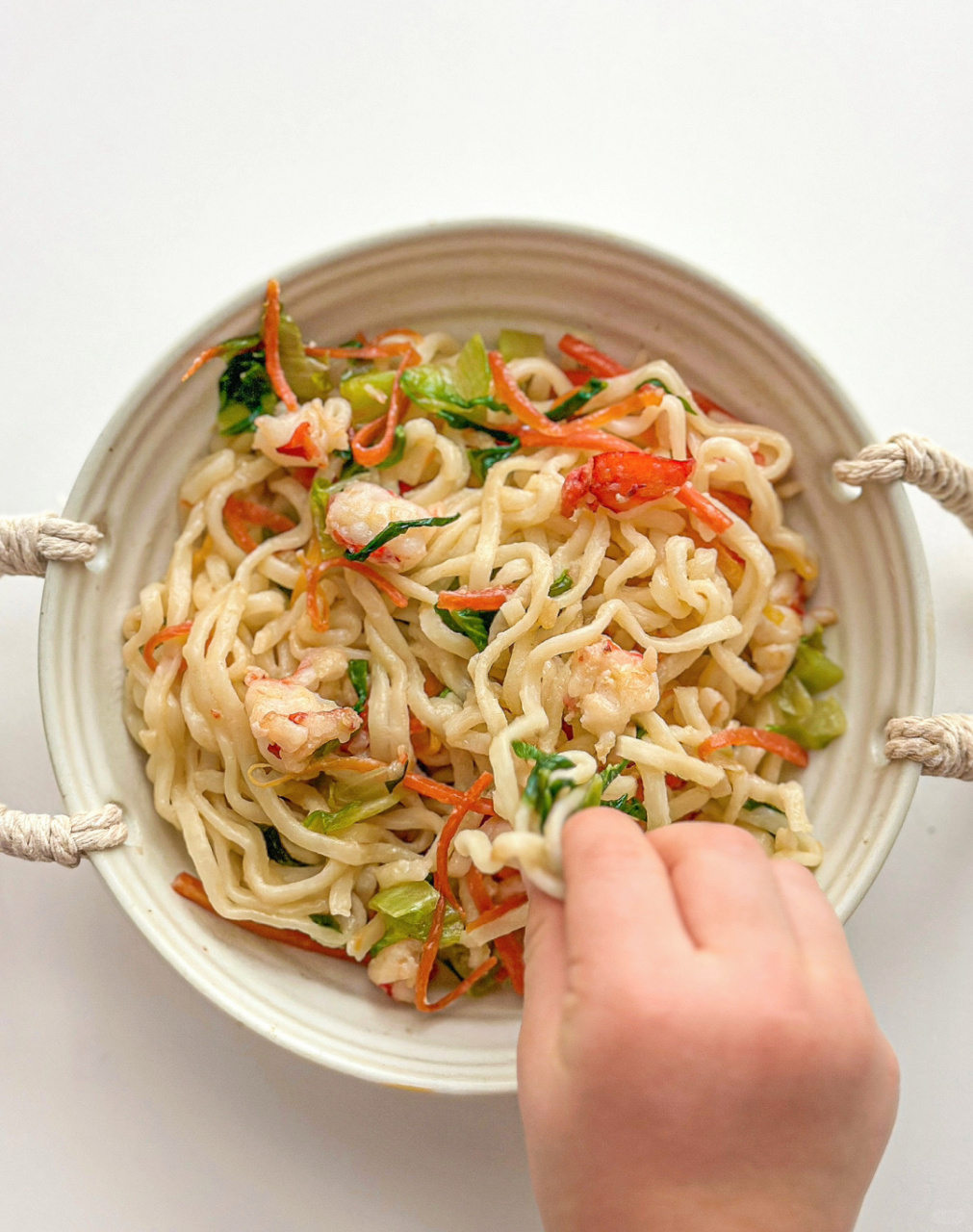 宝宝辅食简单易做超美味 吃腻了各种汤面 可以给宝宝试试今天这道虾仁