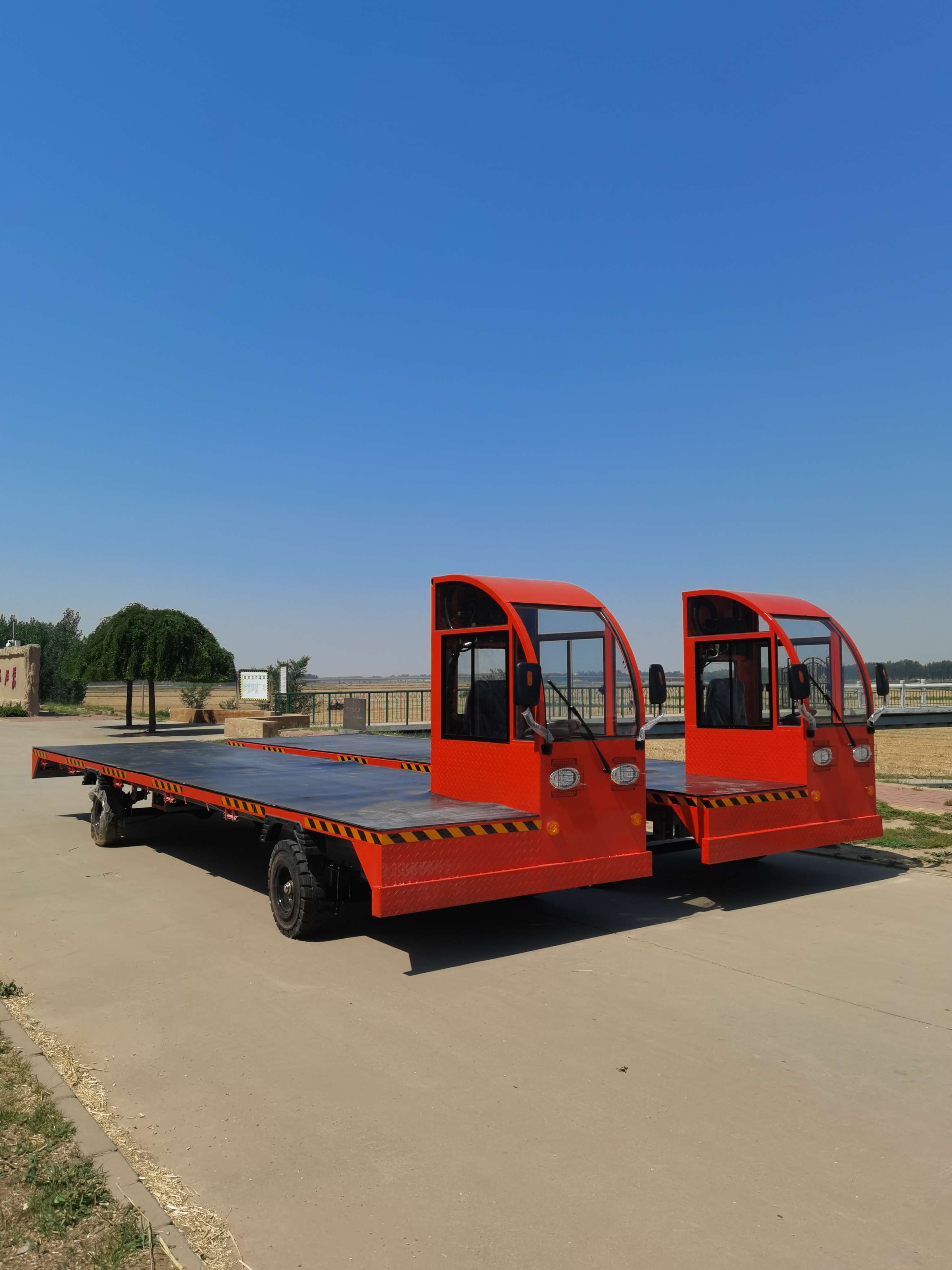 怎样选择适合厂区转运的电动平板车?