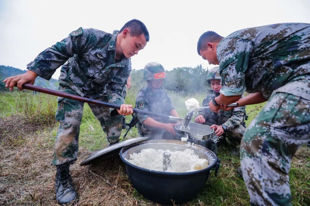 炊事兵是怎么选出来的?为什么说炊事兵都是兵王?