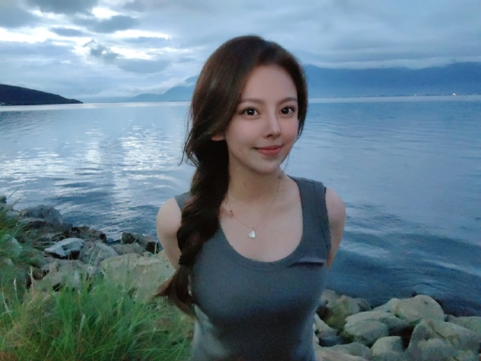 《长江七号》里的陈俊生,扮演者黄蕾,女大十八变逆袭成女神!