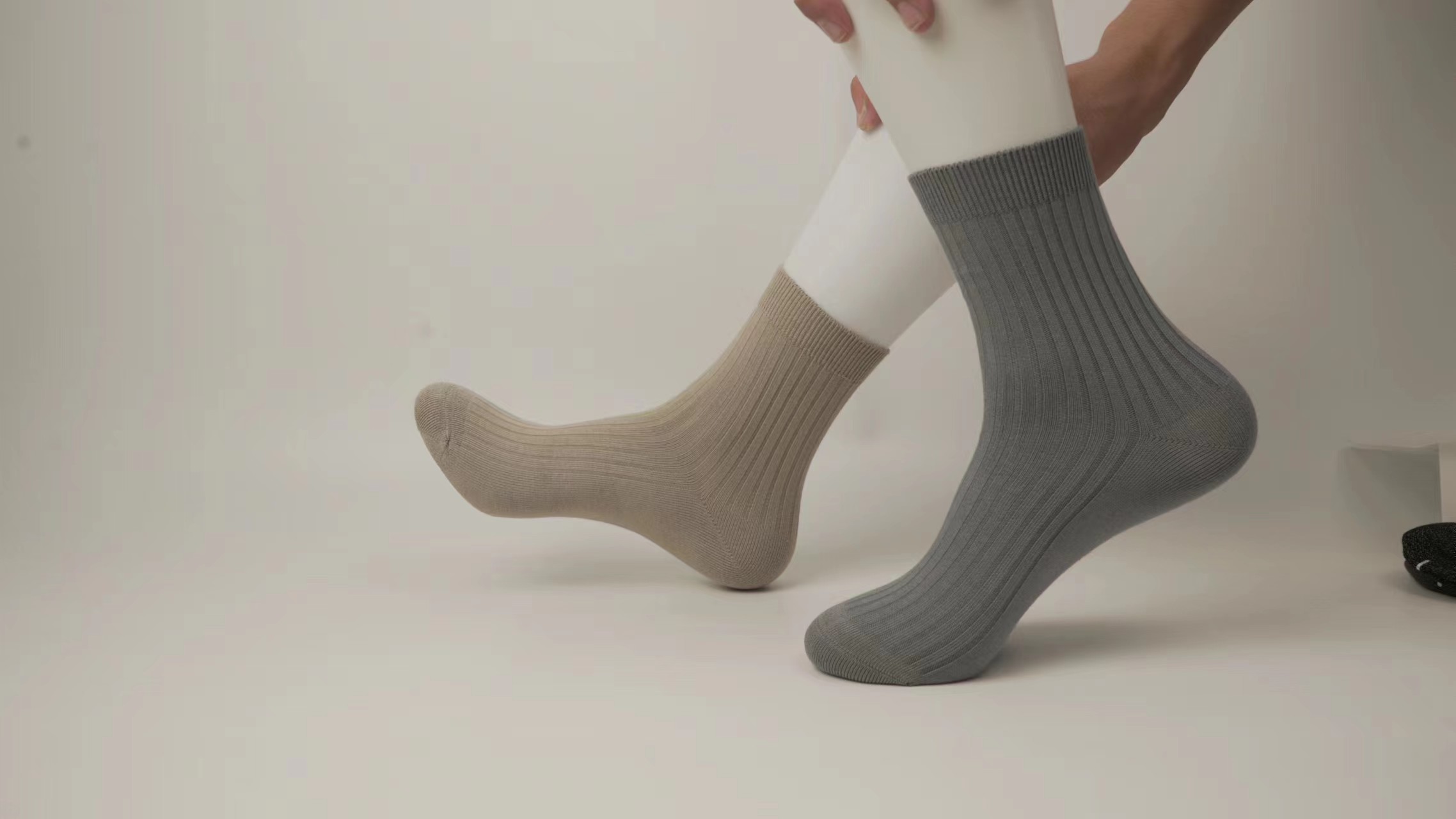 《银纤维中筒袜,解放你的双脚!》