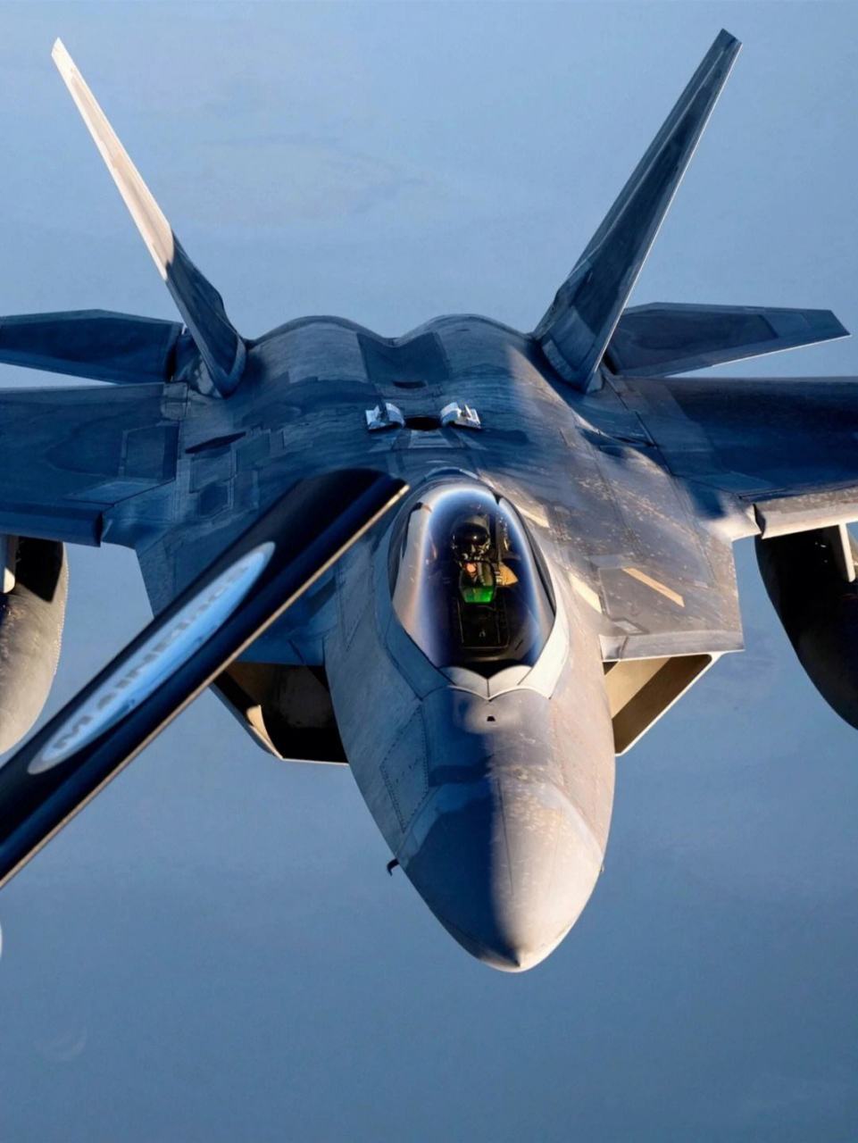 1,从苏联解体后的战略压力来说,不需要了那么多f22了.