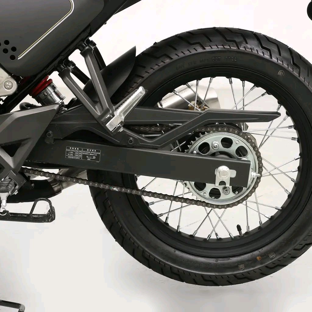 14680元,一款高颜值热门的复古街车,本田鸷道cb190ss