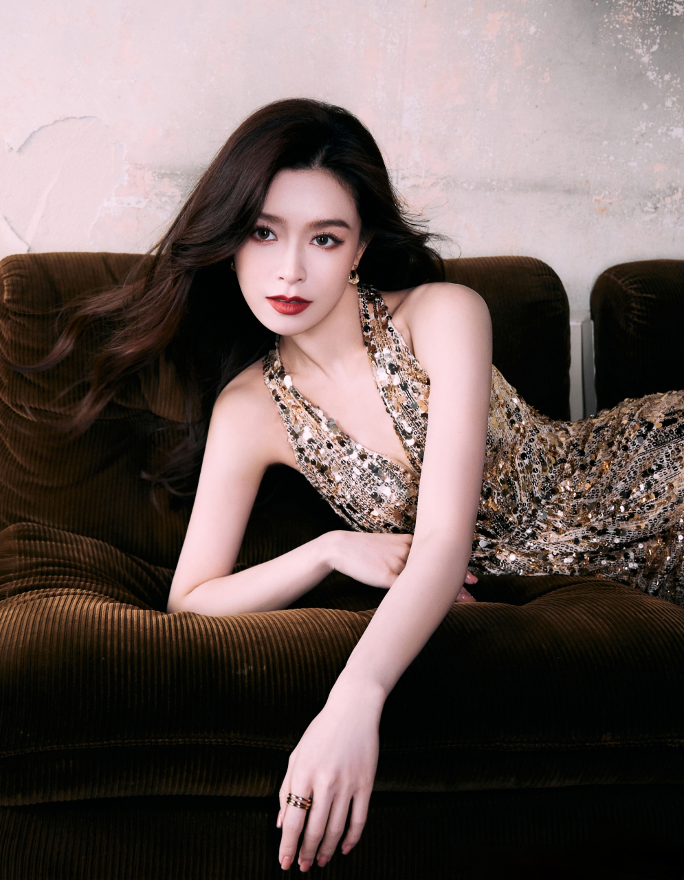 文咏珊# 深v亮片礼服,闪闪发光太惊艳了!
